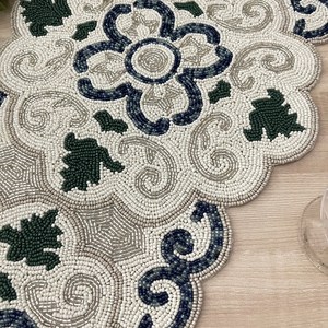 Elegante Camino de Mesa Bordado con Cuentas y Diseño Floral para Mesa de Comedor, Recepción de Bodas, Fiestas y Decoración del Hogar - Product Image 3