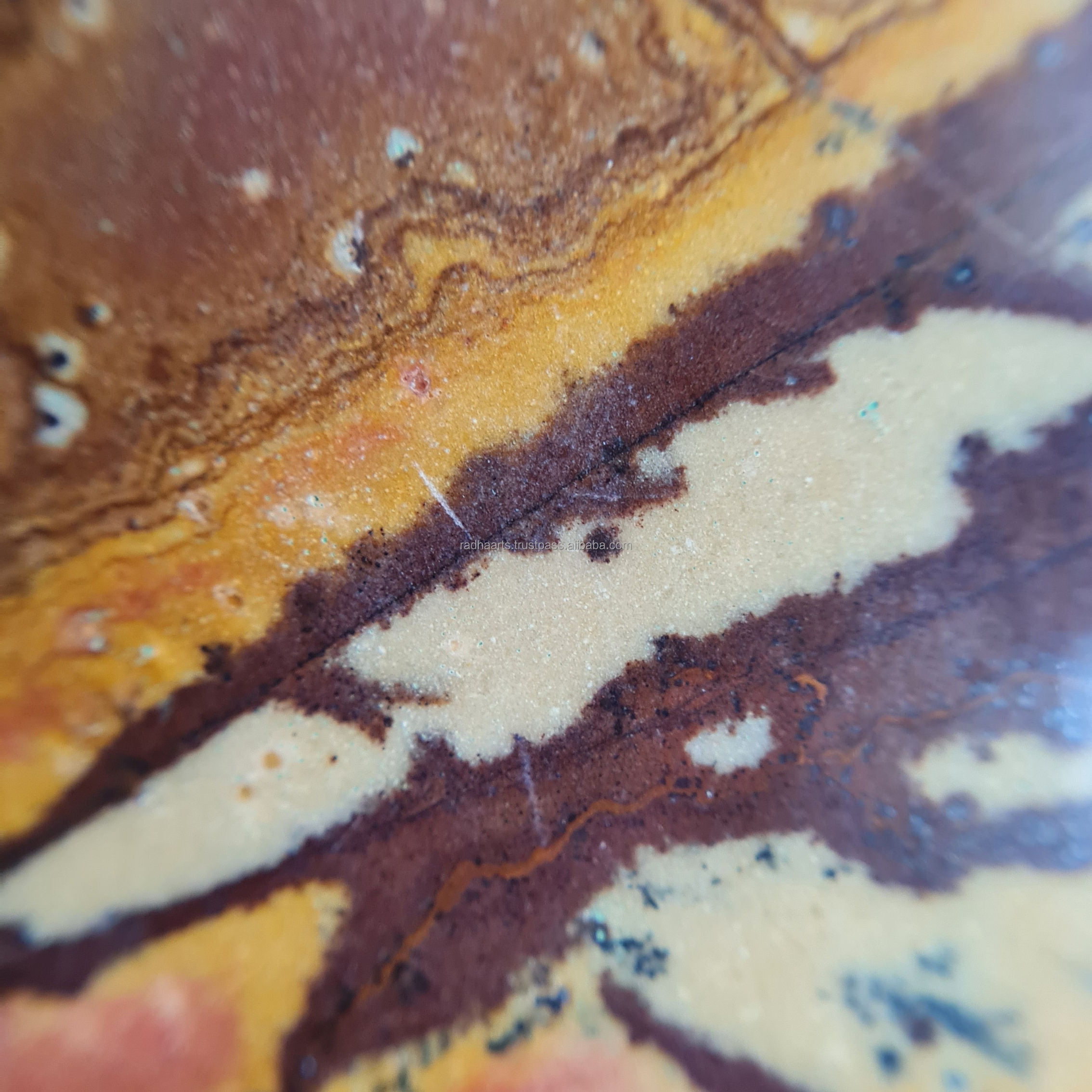 สีน้ำตาล