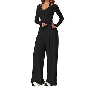 Conjunto Deportivo de 3 Piezas para Mujer: Top Corto de Manga Larga con Cuello Halter, Pantalones Palazzo Anchos con Cordón Ajustable, 90% Nailon, 10% Elastano - Product Image 2
