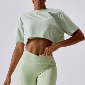 Top Corto Verde Claro para Mujer, Manga Corta, Cuello Redondo, Corte Regular, Transpirable, Antiarrugas, Secado Rápido, Algodón y Elastano, Estampado, Casual - Product Image 1