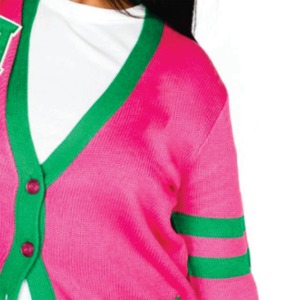 เสื้อคาร์ดิแกนผู้หญิงคอโอ ผ้าฝ้ายถักลายเรียบ ปักโลโก้ด้านหน้า ระบายอากาศได้ดี ติดกระดุม ลายตัวอักษรกรีก สไตล์ลำลอง เสื้อกันหนาวสำหรับฤดูใบไม้ร่วง - Product Image 3