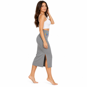 Descubra una manera fácil de coordinar su armario con la falda midi para mujer, diseñada para combinar con blusas de punto y camisas informales. - Product Image 2