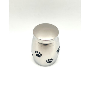 Urne commémorative miniature pour cendres, objet commémoratif, confectionné avec des détails fins, couvercle sécurisé, souvenir durable, hommage. - Product Image 1