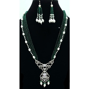 Magnifique collier pendentif de créateur de qualité supérieure Mala avec perles pour femmes, bijoux tendance pour mariage - Product Image 1