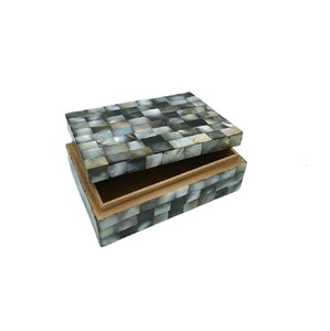 Boîte de rangement pour bijoux rectangulaire artisanale en nacre bleue ILAHI, écologique, avec incrustations florales, boîte cadeau décorative pour la maison et les mariages - Product Image 3