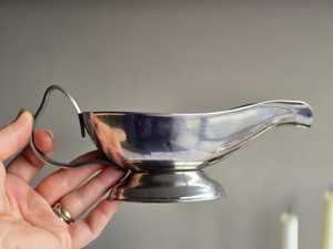 Salsera de Metal de Diseño para Servir en Mesas de Restaurante - Product Image 1