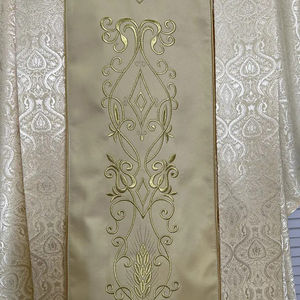 Chasuble dorée pour prêtre catholique avec étole, modèle 2025, sur mesure, haute qualité, nouveau design, broderie - Product Image 3