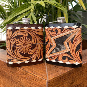 Le plus récent luxe personnalisé en cuir repoussé à la main Premium Heavy Duty Hip Flask Holder Case personnalisé Genuibe Flacon en cuir de vachette - Product Image 4