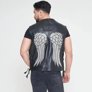 เสื้อกั๊กหนังกลับสไตล์ยุคกลางสำหรับผู้ชายจาก Mantic Enterprises รุ่น New Vintage ระบายอากาศได้ดี สวมใส่สบาย แบบกระดุมเดี่ยว ไม่มีแขน  เหมาะสำหรับแต่งกายเป็นอัศวิน - Product Image 1