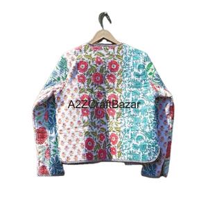 Chaqueta Reversible de Mujer A2ZCraftBazar, Hecha a Mano, de Algodón Transpirable de Secado Rápido, con Estampado en Bloques, Acolchada, con Cuello en V y Diseño de Patchwork - Product Image 6
