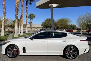 Kia Stinger GT2 AWD 2019 Usado en Excelentes Condiciones - Product Image 2