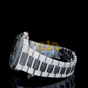 Montre de luxe sportive et élégante en acier inoxydable avec mouvement à quartz analogique ETA, sertie de diamants Moissanite VVS noirs et blancs - Product Image 4
