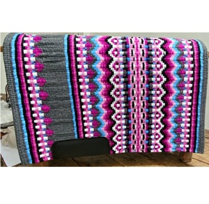 Couverture de selle d'équitation artisanale de style western, design haut de gamme, en laine de Nouvelle-Zélande, avec coque en coton tressé et doublure en polaire, rembourrage pour concours - Product Image 1