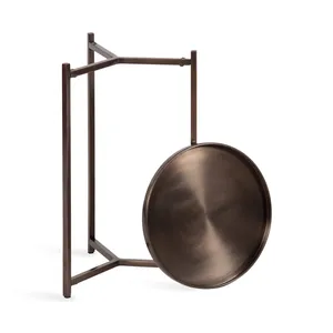 Vase à fleurs moderne de luxe en fer plaqué or, fait main, écologique, grand format, pour les acheteurs de premier plan dans le monde entier - Product Image 3