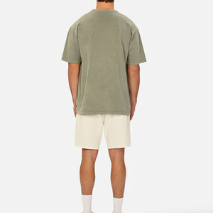 Camiseta Oversize de Lujo para Hombre, Estilo Vintage Desgastado, 100% Algodón Premium, Fabricada a Medida por Marca de Ropa de Lujo - Product Image 3