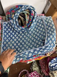 Sac à bandoulière artisanal indien, sac fourre-tout matelassé en coton imprimé au bloc, fait main - Product Image 2