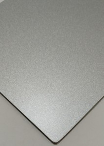 Panel compuesto de aluminio (ACP) con diseño metálico y textura de madera para revestimiento exterior en construcciones - Product Image 5