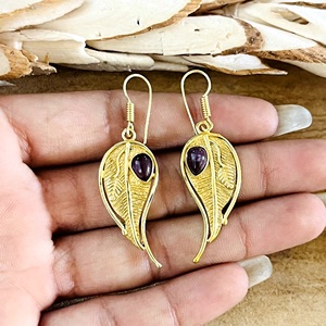 Pendientes colgantes de latón con diseño de hoja bohemia y gema, chapados en oro de 18K, con amatista, para mujer, favoritos de los compradores, venta al por mayor/OEM/ODM - Product Image 3