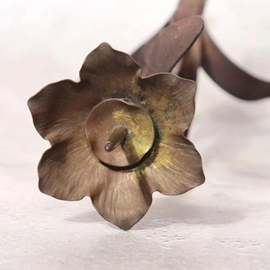 Flower Shape Metal Candle Stand Elegant Dining <b>Table</b> Centerpiece Perfect For Home Decor Events Decoration And Special <b>Occasions</b> - Product Image 2