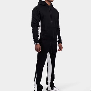 Ensemble de survêtement personnalisé de haute qualité pour hommes, comprenant un pantalon de jogging évasé et un sweat à capuche uni - Product Image 3