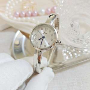Montre de luxe pour femme, édition limitée, analogique à quartz, bracelet et boîtier en alliage, style affaires - Product Image 5