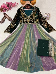 ชุดเดรส Anarkali ดีไซน์เนอร์ SHVF 253 ผ้ากำมะหยี่หลากสี แห้งเร็ว ยาวคลุมเท้า พร้อมผ้าคลุมไหล่ Georgette สำหรับผู้หญิง - Product Image 6