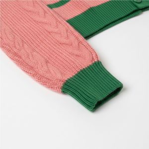 Crea tu Propio Cárdigan de Punto con Cuello en V de Alta Calidad Personalizado con el Logotipo de tu Hermandad/Fraternidad/Escuela/Universidad - Product Image 3