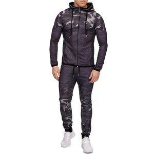 Conjunto deportivo de camuflaje para hombre, chaqueta con capucha y cremallera y pantalones jogger, conjunto deportivo de 2 piezas - Product Image 1