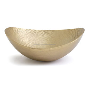 Bol de service décoratif en laiton pour l'affichage de centre de table de cuisine dans l'arrangement de dîner festif - Product Image 3