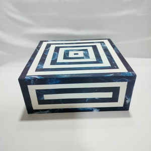 Boîte à bijoux en velours à motif de peigne de miel la plus populaire pour le stockage de colliers et de boucles d'oreilles - Product Image 4