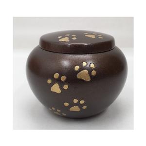 Urna Funeraria para Cenizas de Mascotas, Hecha a Mano en Metal, Recuerdo Conmemorativo Europeo, Diseño Personalizable, Detalles Grabados a Mano para Seres Queridos - Product Image 3