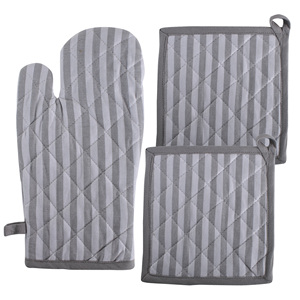 Ensemble de maniques de cuisine et de dessous-de-plat en coton à carreaux verts, isolés thermiquement, style classique - Product Image 4