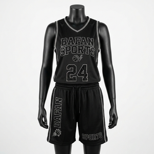 Ensemble de maillot et short de basket-ball en maille polyester premium noir avec empiècements latéraux contrastés, logo personnalisé en strass, pour femmes - Product Image 1
