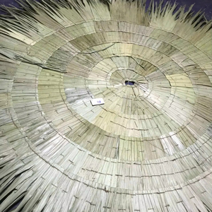 Parasol en jonc de mer naturel de haute qualité 2,1 m – Couverture pour décoration de complexe hôtelier – Panneau de toit en chaume tropical fait main du Vietnam - Product Image 4