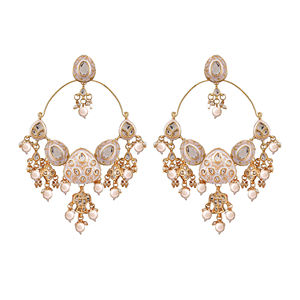 Pendientes Colgantes de Aleación Chapados en Oro Hechos a Mano con Diseño Tradicional Indio Kundan Polki Chandbali para Bodas y Eventos de Mujeres - Product Image 1