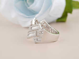 Anillo de cóctel de lujo de plata de ley con baño de rodio y moissanita, diseño hip hop, para mujer, regalo de joyería para bodas y fiestas - Product Image 4