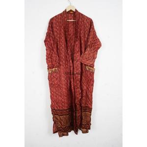 Robe kimono en soie pour femme, design sari indien, col en V, fermeture à cordon, manches longues, respirante, motif floral, luxe vintage - Product Image 3