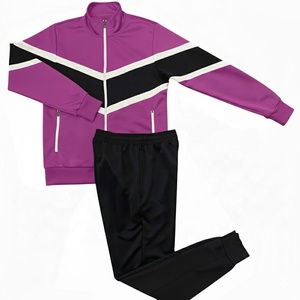 Conjunto de Camiseta y Pantalones Cortos de Fútbol Sublimados Personalizados OEM, Colores Personalizados, Secado Rápido, Cuello Alto, Logotipo Personalizado, Tela de Poliéster/Nailon - Product Image 3
