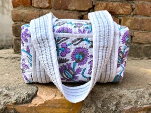 Sac de voyage matelassé de luxe en coton à motif floral, compatible avec les contrôles de sécurité, sac de sport de haute qualité, sac de voyage personnalisé Bloom, organisateur de plage - Product Image 4