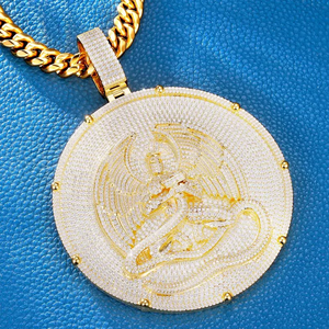 Pendentif ange plaqué or 18 carats avec incrustation de diamants micro-sertis, pendentifs thématiques pour hommes, style hip-hop, à porter au quotidien - Product Image 1