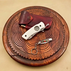 Couteau pliant artisanal en acier Damas à lames multiples, manche en os, étui en cuir, couteau utilitaire professionnel pour la chasse et l'industrie, OEM - Product Image 2