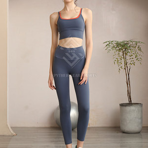 Ensemble de yoga 2 pièces haut de gamme avec logo frontal, en tissu respirant et écologique, idéal pour l'entraînement physique - Product Image 2