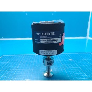 Contrôleur de jauge de vide numérique Teledyne HPM-2002-OBE-LM, utilisé comme pièce détachée d'équipement semi-conducteur d'occasion - Product Image 4