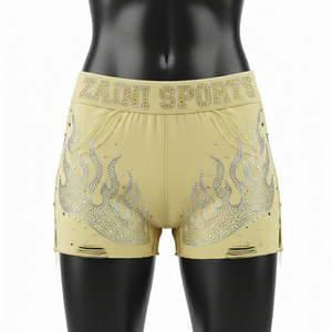 Shorts pour femmes en tissu coton et élasthanne de haute qualité, respirant, extensible, jaune, avec logo thermocollé. - Product Image 1