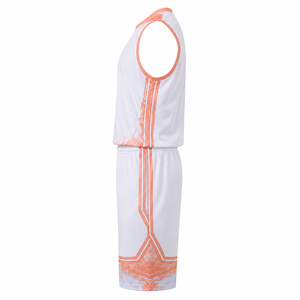 Ensemble d'uniformes de basketball unisexes respirants imprimés par sublimation personnalisée, 100 % polyester, maillot sans manches à col en V et short élastique - Product Image 4
