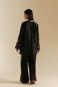 Kurta Kurti à manches longues brodée noire, col en V, coupe ample, en coton, tenue formelle traditionnelle indienne pakistanaise pour femmes - Product Image 4