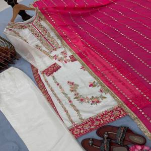 Conjunto de Kurta y Palazzo de Seda Bordada para Mujer VASTRA COTTAGE con Lentejuelas, Remaches y Moti, Dupatta de Faux Georgette con Borde de Encaje - Product Image 1