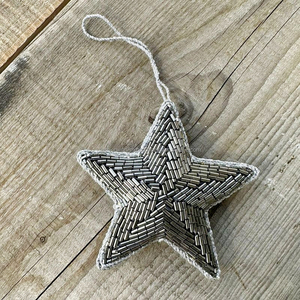 Adorno de Navidad de estrella con cuentas de plata, cuentas de plata y lentejuelas, adorno de árbol o decoración colgante, acento de vacaciones, vidrio brillante - Product Image 3
