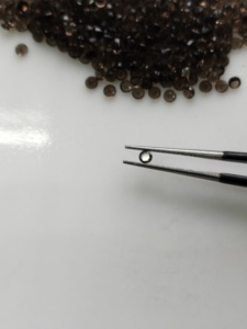 Cuarzo Ahumado Natural de 2.75MM, Corte Brillante Redondo, Gema Suelta de la Mejor Calidad para la Fabricación de Joyas - Product Image 1