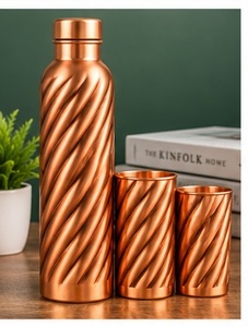 Ensemble de bouteilles d'eau en cuivre moderne avec motif craquelé, gourdes et tasses de voyage portables au design moderne - Product Image 4